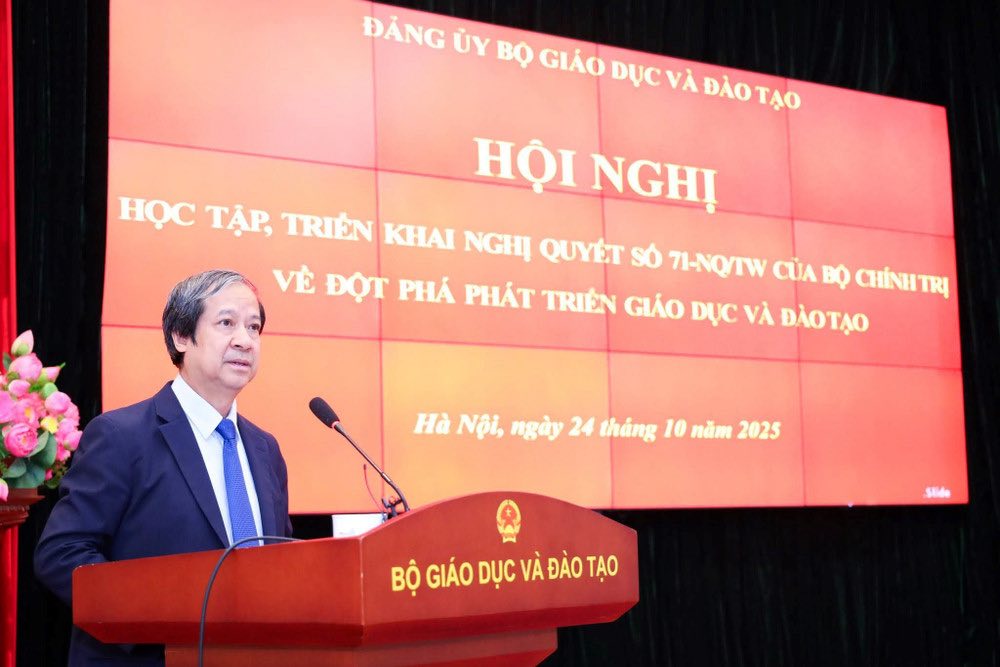  TRƯỜNG CAO ĐẲNG XÂY DỰNG NAM ĐỊNH THAM DỰ HỘI NGHỊ TRỰC TUYẾN TOÀN NGÀNH GIÁO DỤC VÀ ĐÀO TẠO